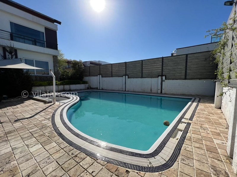 عکس شماره 750247 - ویلا مدرن نزدیک سیسنگان نوشهر - استخر روباز داخل شهرک مشترک و تایم شیرینگ است