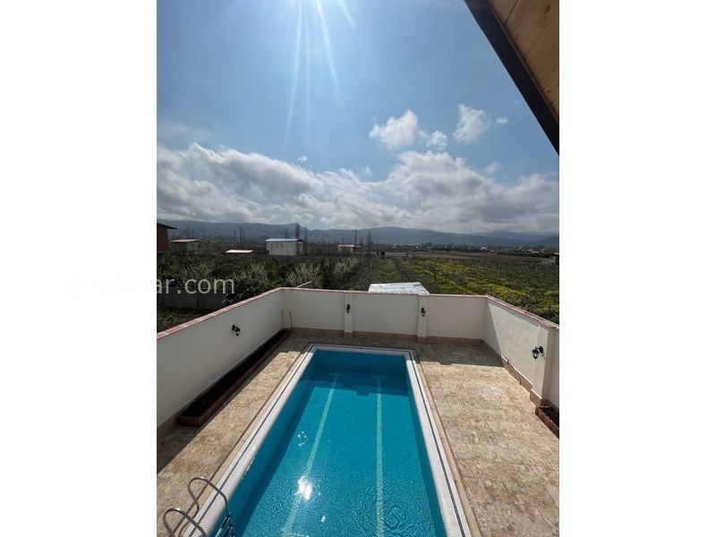 عکس شماره 763793 - کلبه چوبی سوییسی با استخر در بابل - 