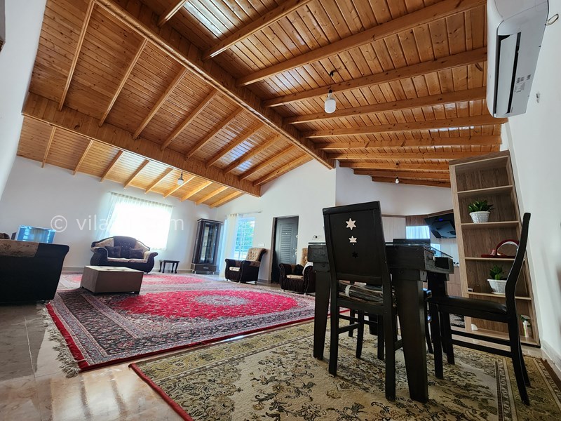 عکس شماره 764299 - اجاره ویلا در تنکابن - حال پذیرایی مجهز به کولر اسپلیت ۲۴۰۰۰