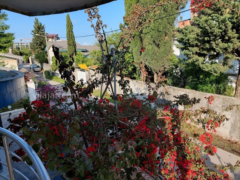 عکس شماره 769303 - اجاره ویلا استخردار در نوشهر - نمای کوچه از پنجره اتاق اول