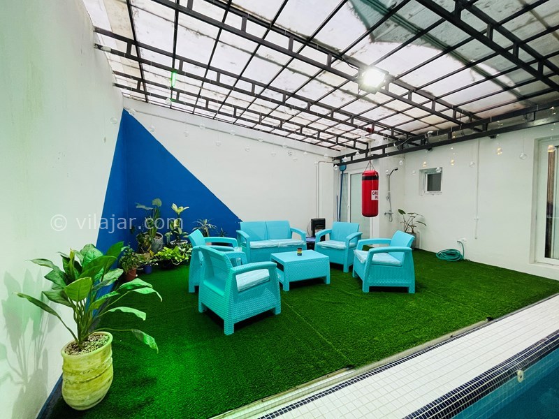 عکس شماره 781859 - اجاره ویلا باغ استخردار متل قو - میز و صندلی و کیسه بوکس