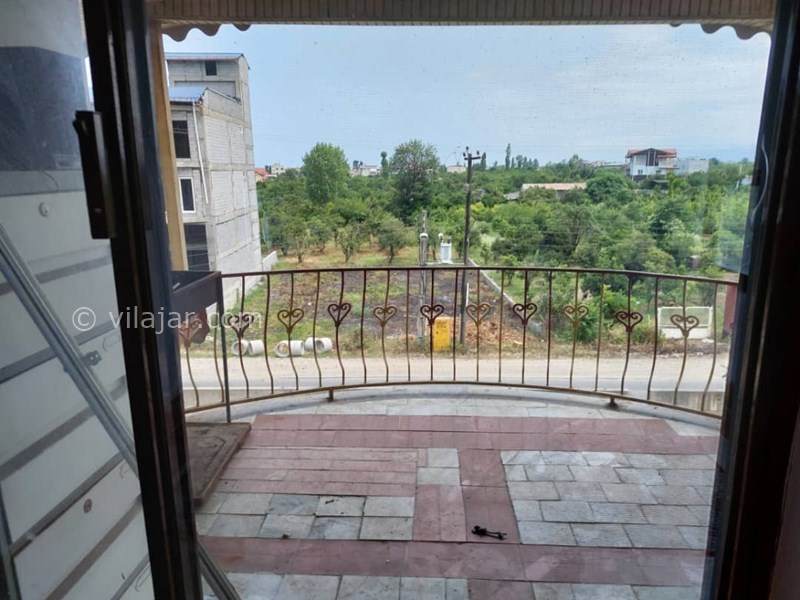 عکس شماره 784641 - اجاره ویلا ساحلی نزدیک رامسر - تراس طبقه دوم به همراه منقل