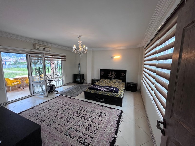 عکس شماره 784712 - ویلا بااستخر 4 فصل در نوشهر چلک - اتاق شاه نشین(۲۵ متر)(اسپیلت مجزا)(تشک نو تخت خواب) با تراس بزرگ و منظره بینظیر