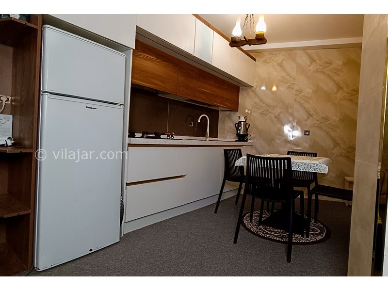 عکس شماره 801884 - اجاره ویلا سرولات چابکسر ویوی دریا - آشپزخانه و میز و صندلی ناهارخوری