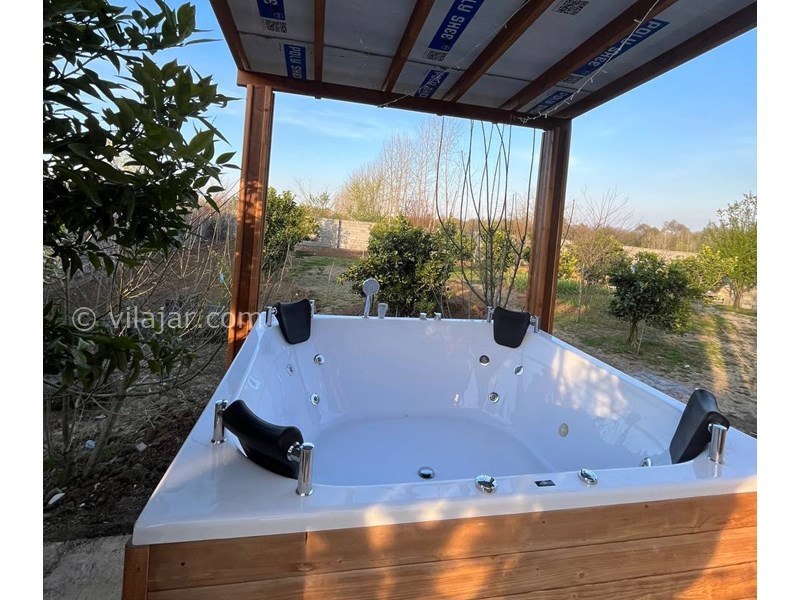 عکس شماره 811403 - کلبه چوبی با جکوزی در نور مازندران - 