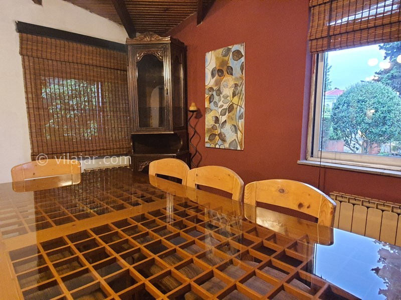 عکس شماره 817225 - اجاره ویلا دهکده ساحلی انزلی - نهارخوری با هشت صندلی