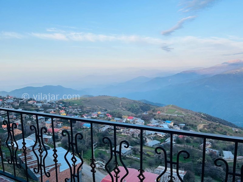 عکس شماره 831211 - اجاره اقامتگاه در ییلاق فیلبند - ویو تراس به روستا 