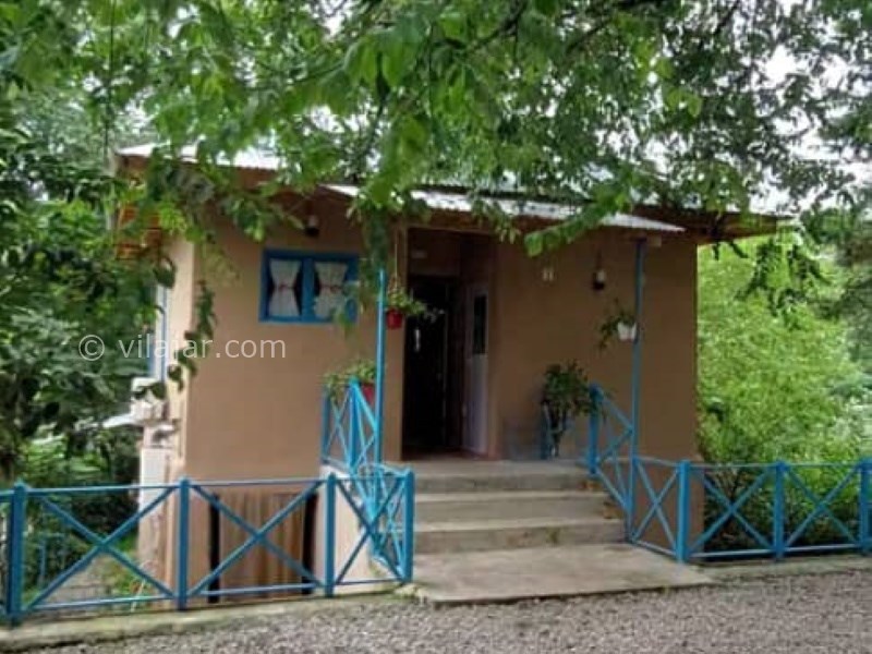 عکس شماره 834311 - اجاره اقامتگاه سنتی در تنکابن - ورودی کلبه هستش حیاط و آلاچیق وباربیکیو شومینه هیزم وتاب درختی داره 