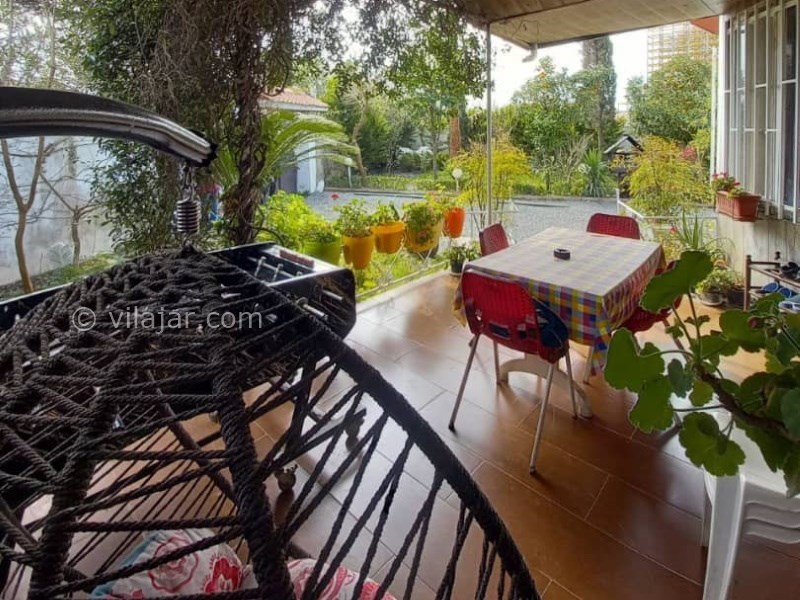 عکس شماره 843629 - ویلا با استخر چهارفصل محمودآباد - تراس زیبا با ویو باغ عطر گل شب بو و بهار نارنج و تاب ریلکسی و گلهای زینتی فضای دنج و ارام صدای پرندگان مناسب ریلکس کردن 