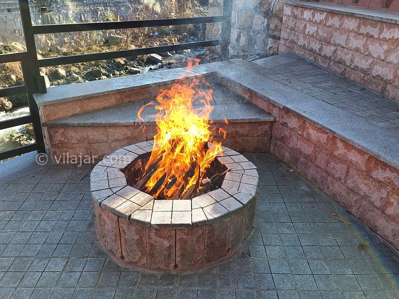 عکس شماره 850538 - اجاره ویلا در کلاردشت کنار رودخانه - آتش دان مختص واحدهمکف 