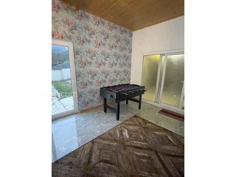 عکس شماره 869707 - کلبه سوئیسی چوبی نزدیک نور لاویج -