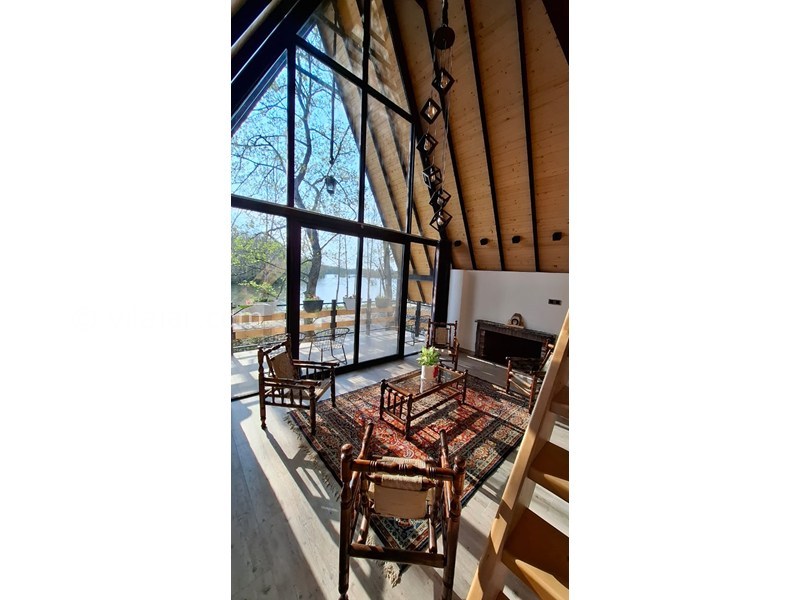 عکس شماره 869726 - کلبه سوئیسی چوبی نزدیک نور لاویج - 