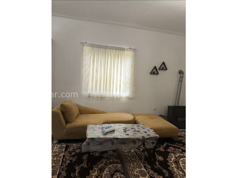 عکس شماره 870962 - اجاره اقامتگاه در ماسال - هال و پنجره رو به جنگل