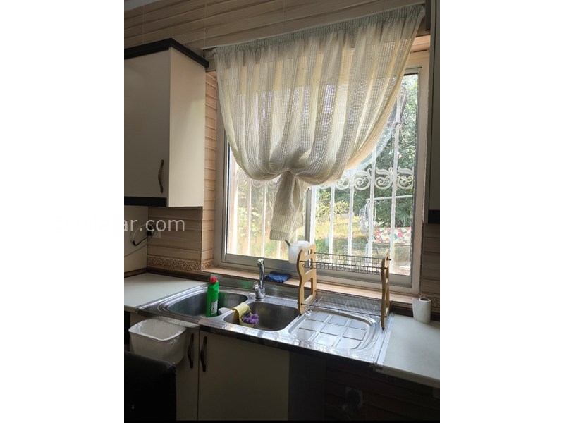 عکس شماره 870964 - اجاره اقامتگاه در ماسال - پنجره آشپزخانه رو به آتشکده پشت ویلا