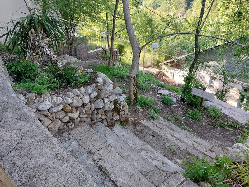 عکس شماره 877543 - اجاره ویلا سنتی در پل سفید فیروزکوه - پله های ورودی