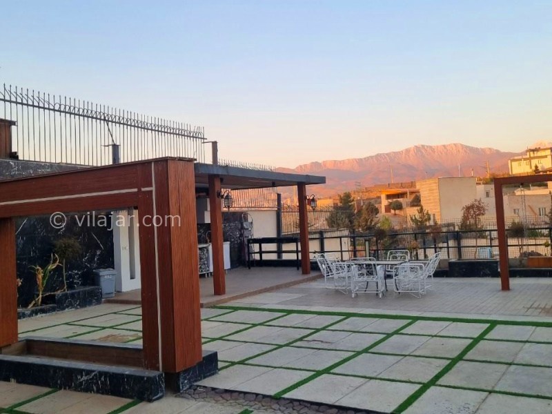 عکس شماره 877681 - ویلا با دو استخر آبگرم در رودهن - اب نمای چوبی و میز و صندلیو اشپزخانه محوطه