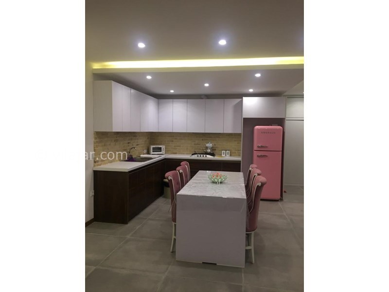 عکس شماره 879408 - اجاره ویلا مدرن دلفین 3 سرخرود - میز ناهار خوری ۸ نفره - یخچال -تستر