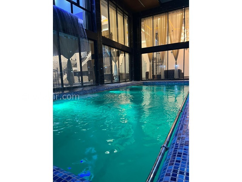 عکس شماره 879706 - ویلا با دو استخر آبگرم در رودهن - نمای استخر بیرونی در شب