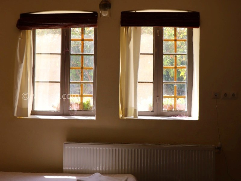 عکس شماره 882081 - اقامتگاه خانه باغ ایرانی شیراز - اتاق فریدون مشیری