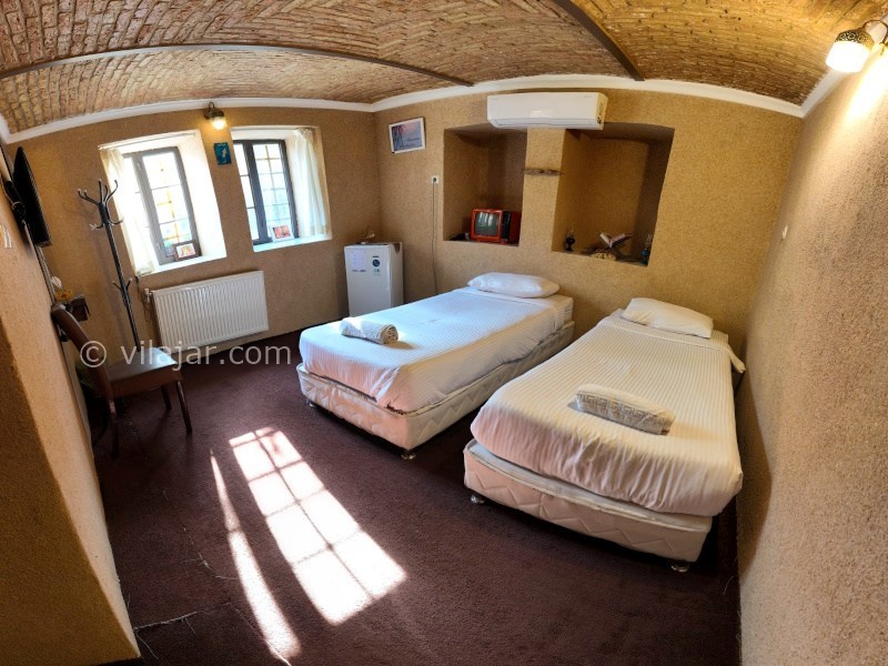 عکس شماره 882083 - اقامتگاه خانه باغ ایرانی شیراز - اتاق بیژن سمندر