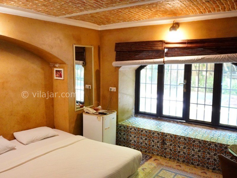 عکس شماره 882087 - اقامتگاه خانه باغ ایرانی شیراز - اتاق پروین اعتصامی