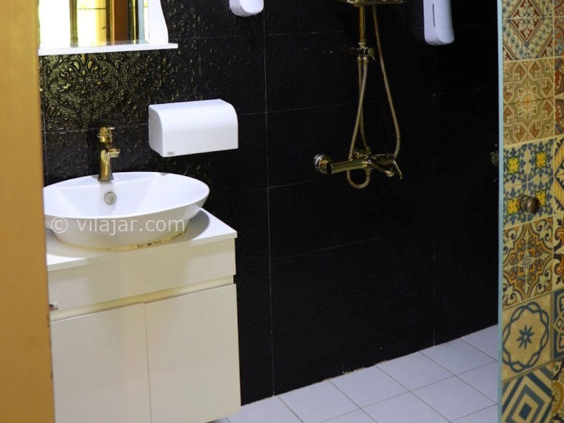 عکس شماره 882092 - اقامتگاه خانه باغ ایرانی شیراز - سرویس بهداشتی اتاق حافظ