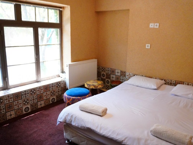 عکس شماره 882101 - اقامتگاه خانه باغ ایرانی شیراز - اتاق نیمایوشیج