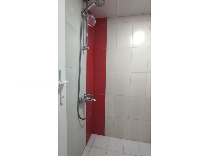 عکس شماره 884073 - اجاره ویلا باغ در رشت - دوش حمام ط بالا 