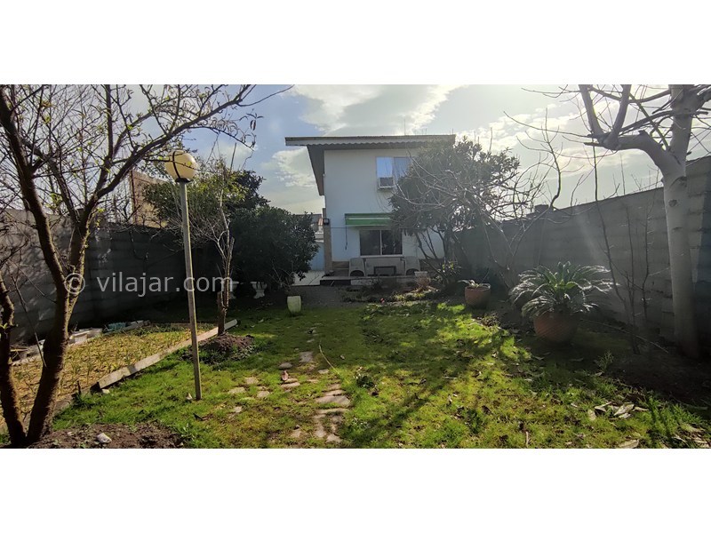 عکس شماره 884081 - اجاره ویلا باغ در رشت - نمایی ازوسط باغ رو به ویلا