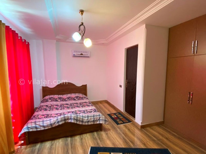 عکس شماره 901038 - اجاره ویلا در رامسر با استخر و سرسره - اتاق خواب با کولر اسپلیت و تخت دبل