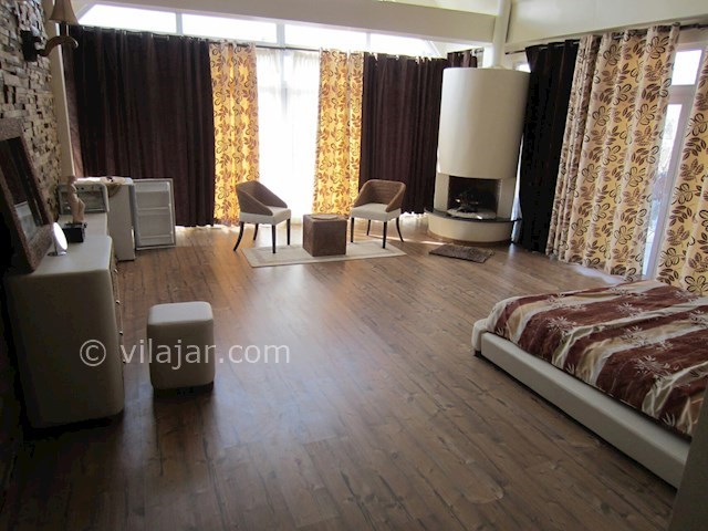 عکس شماره 93039 - ویلا لوکس با استخر و بیلیارد هچیرود - اتاق خواب ویلا با شومینه گازی