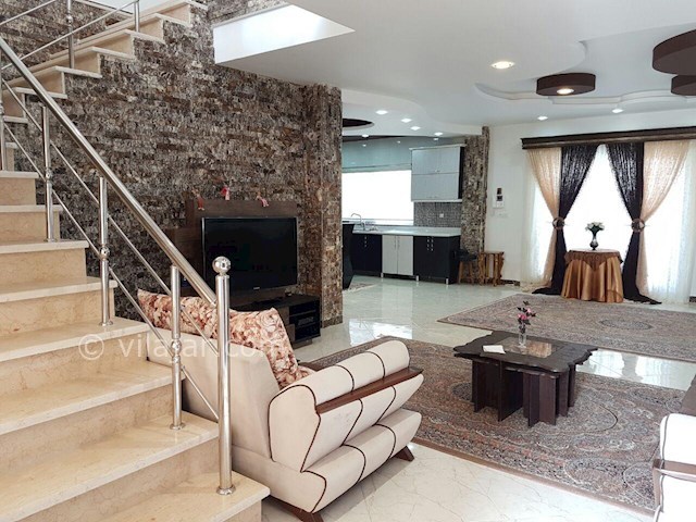 عکس شماره 99059 - ویلا بااستخر نزدیک نمک آبرود - 